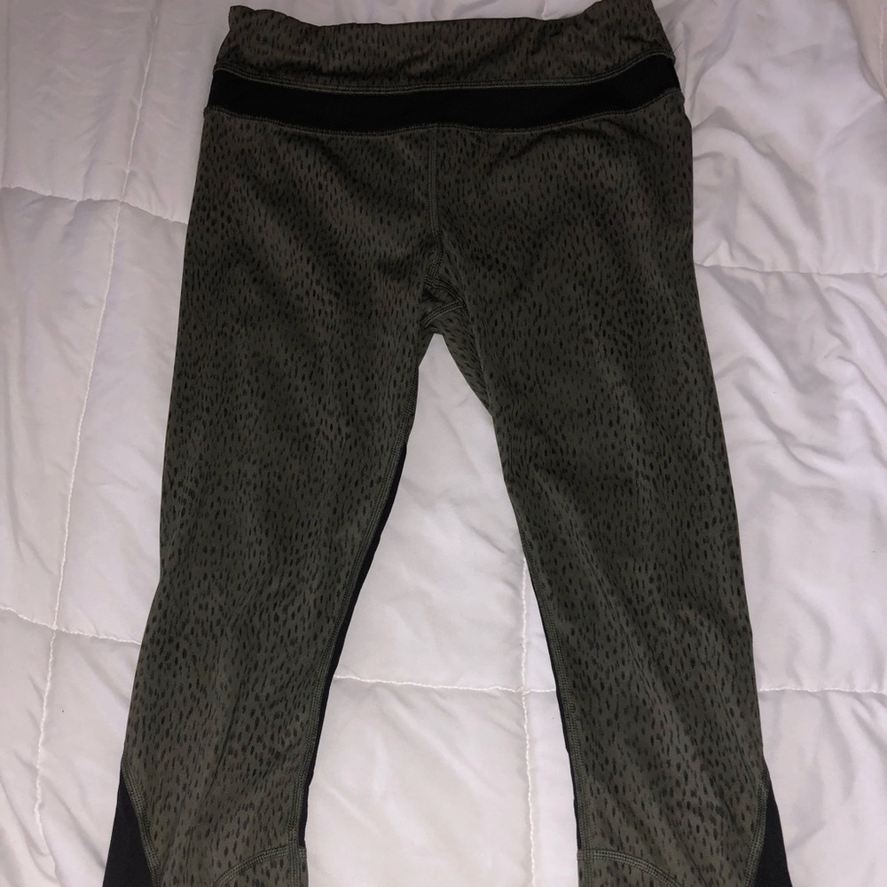 Lululemon Olive and Black 7/8th leggings